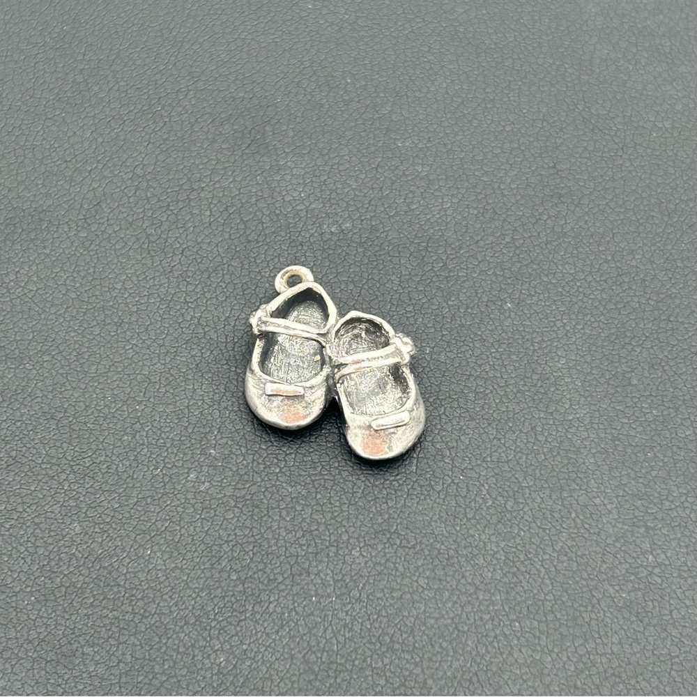 Avery Silver Baby Shoe Charm - Picture 2 of 5